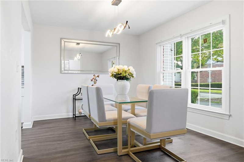 Photo 4 of 32 residential for sale in Newport News virginia