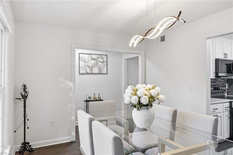 Photo 7 of 32 residential for sale in Newport News virginia