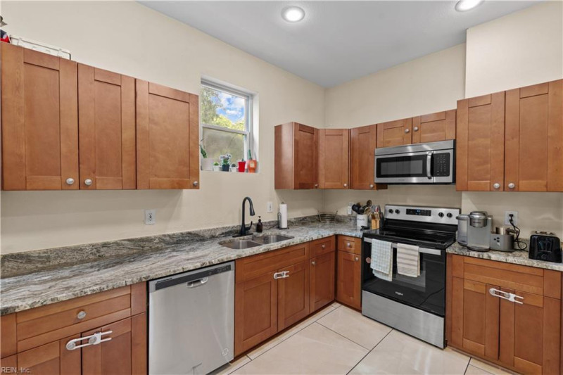 Photo 16 of 43 residential for sale in Norfolk virginia