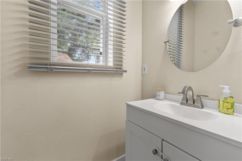 Photo 18 of 43 residential for sale in Norfolk virginia