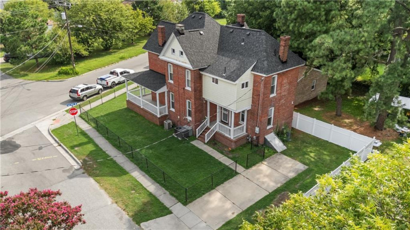 Photo 3 of 43 residential for sale in Norfolk virginia