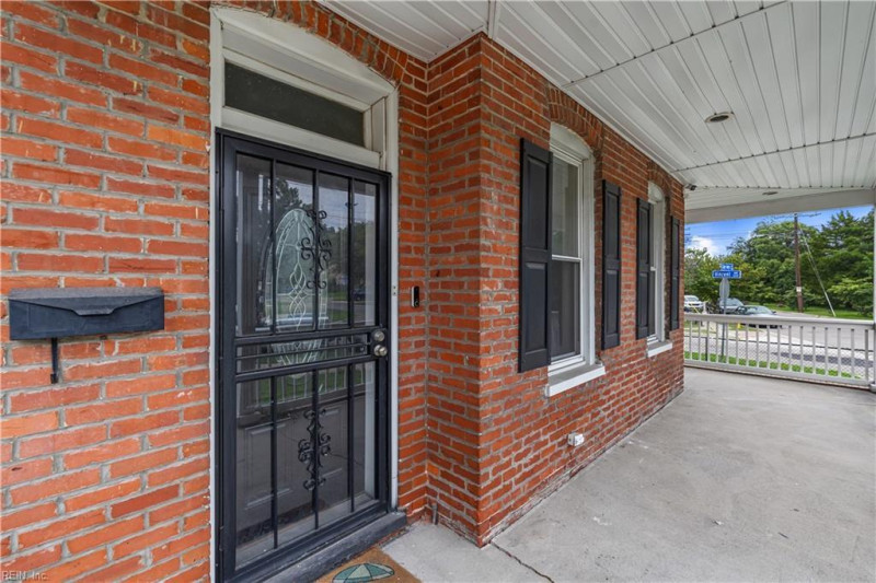 Photo 4 of 43 residential for sale in Norfolk virginia