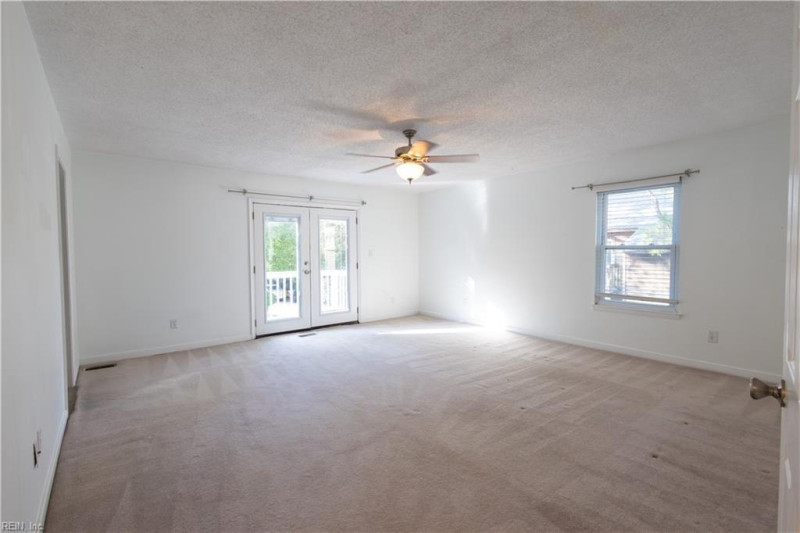 Photo 17 of 28 residential for sale in Virginia Beach virginia