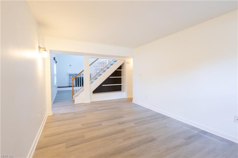 Photo 4 of 28 residential for sale in Virginia Beach virginia