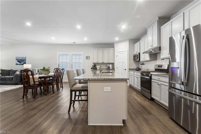 Photo 11 of 50 residential for sale in York County virginia