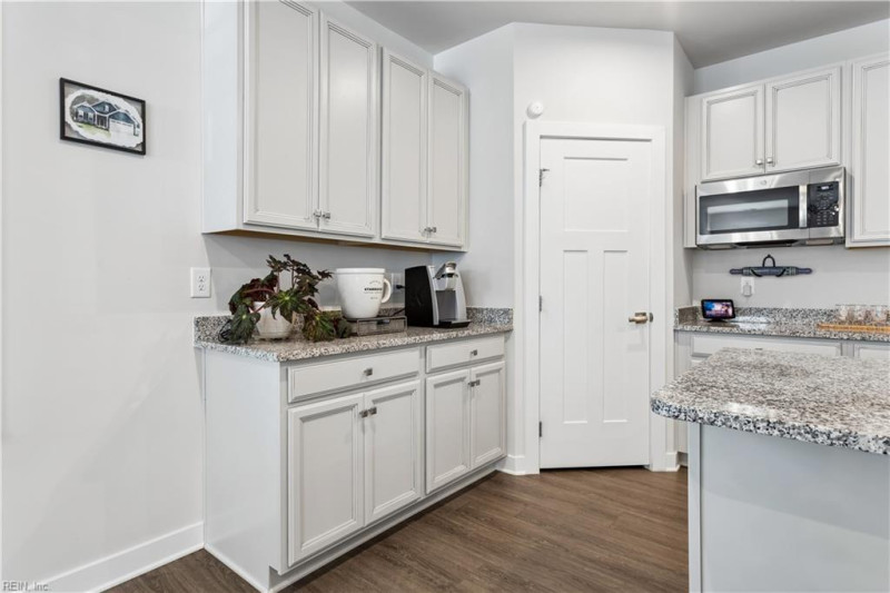 Photo 18 of 50 residential for sale in York County virginia