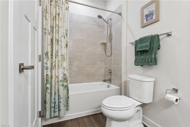 Photo 28 of 50 residential for sale in York County virginia