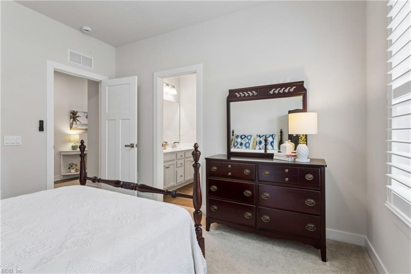 Photo 33 of 50 residential for sale in York County virginia