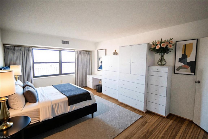 Photo 12 of 15 residential for sale in Portsmouth virginia