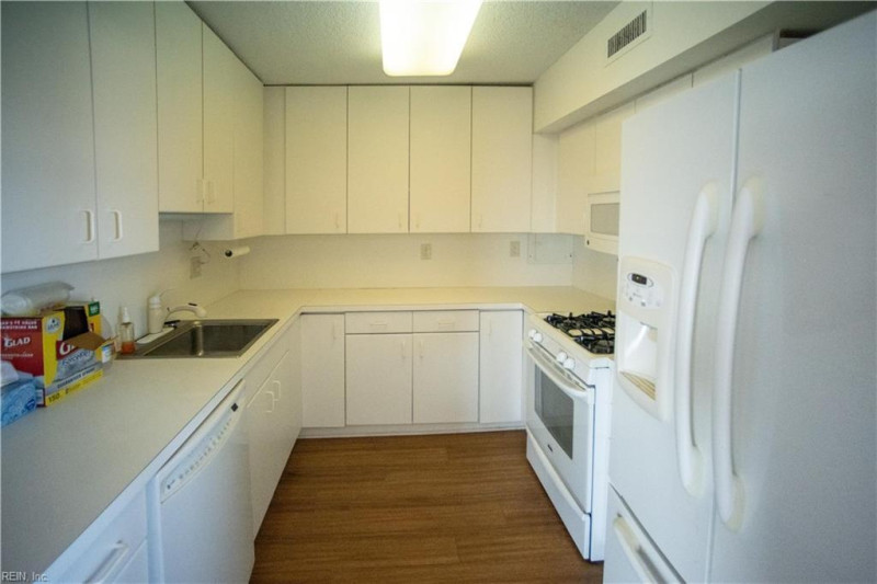 Photo 13 of 15 residential for sale in Portsmouth virginia