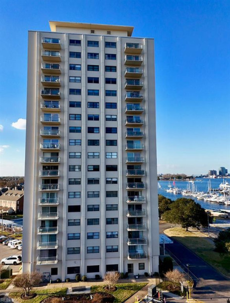 Photo 4 of 15 residential for sale in Portsmouth virginia