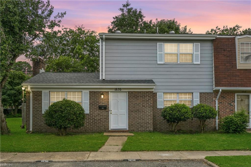 Photo 1 of 34 residential for sale in Hampton virginia