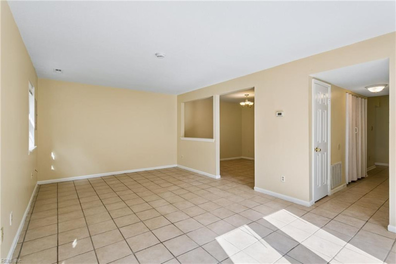 Photo 12 of 34 residential for sale in Hampton virginia