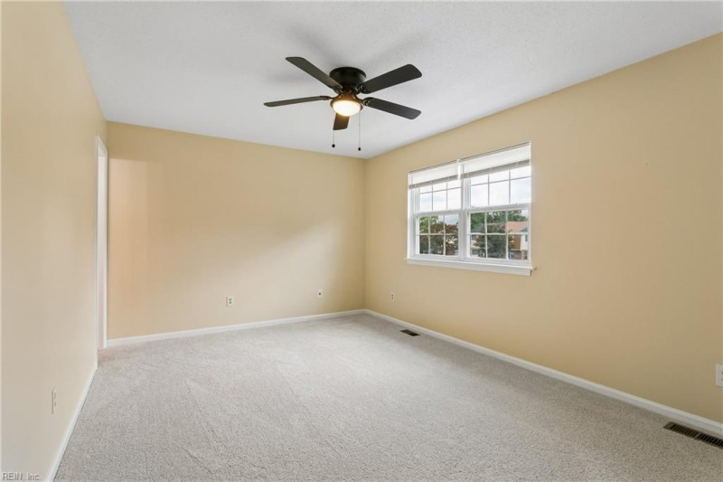Photo 16 of 34 residential for sale in Hampton virginia