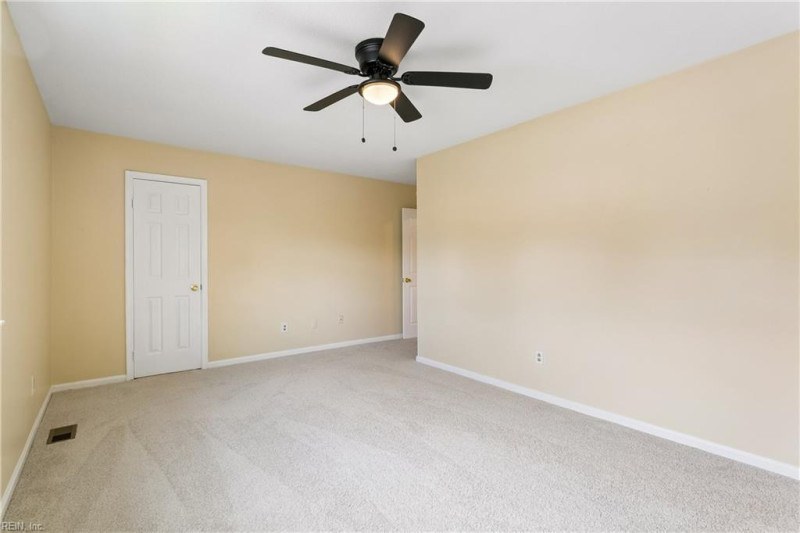 Photo 17 of 34 residential for sale in Hampton virginia