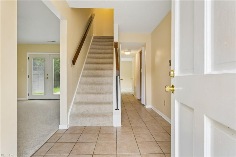 Photo 3 of 34 residential for sale in Hampton virginia