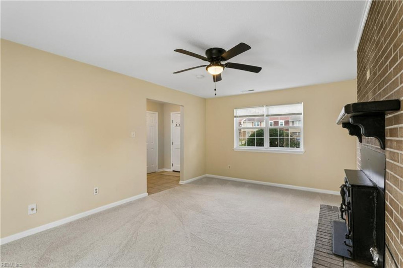 Photo 6 of 34 residential for sale in Hampton virginia