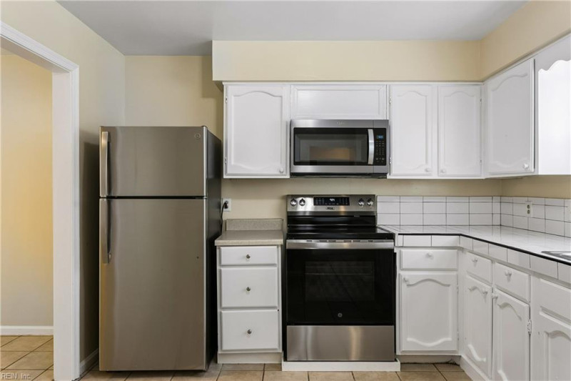 Photo 8 of 34 residential for sale in Hampton virginia