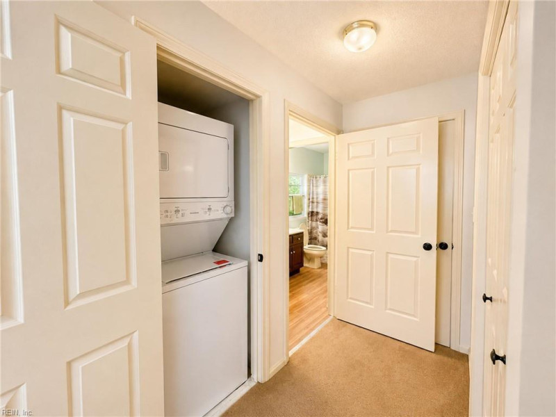 Photo 13 of 32 residential for sale in York County virginia
