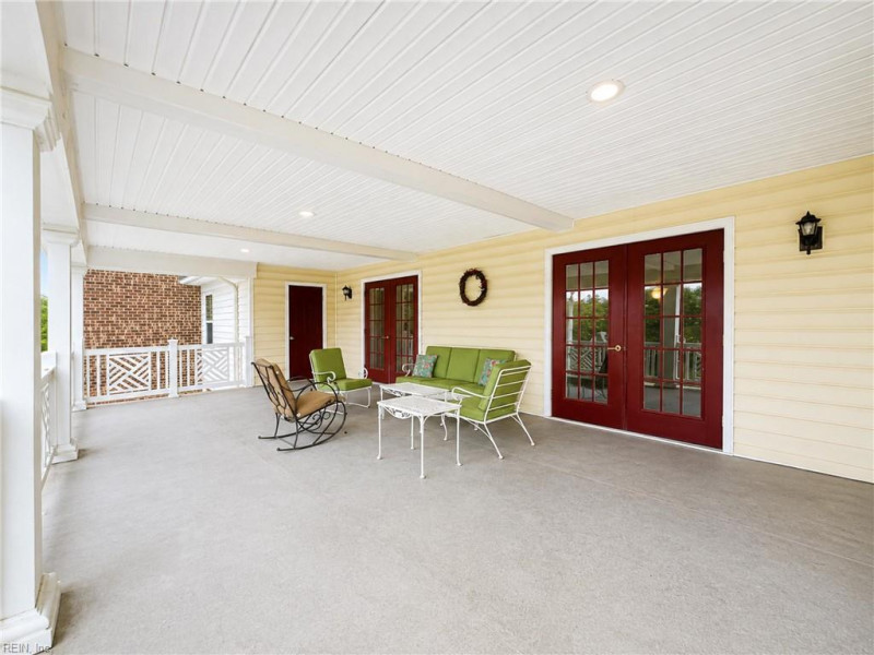 Photo 18 of 32 residential for sale in York County virginia