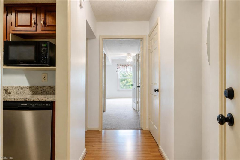 Photo 2 of 32 residential for sale in York County virginia