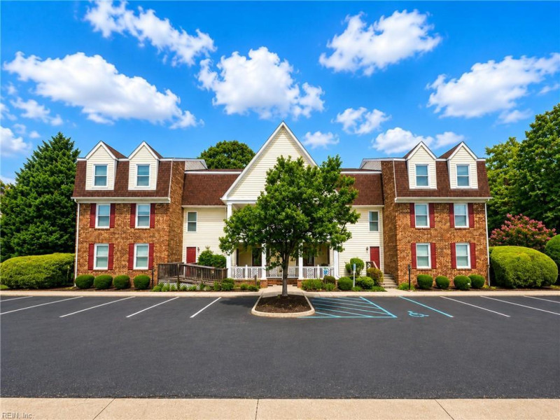 Photo 31 of 32 residential for sale in York County virginia