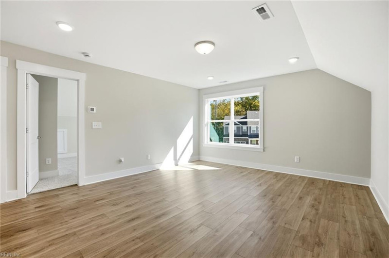 Photo 18 of 23 residential for sale in Suffolk virginia