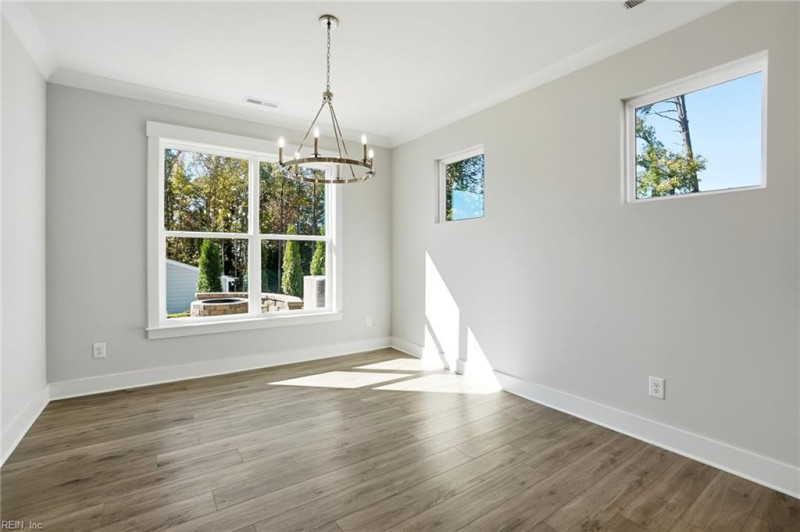 Photo 3 of 23 residential for sale in Suffolk virginia