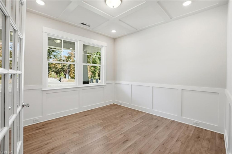 Photo 4 of 23 residential for sale in Suffolk virginia
