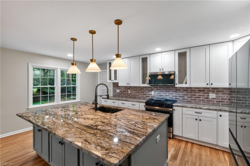 Photo 10 of 39 residential for sale in York County virginia