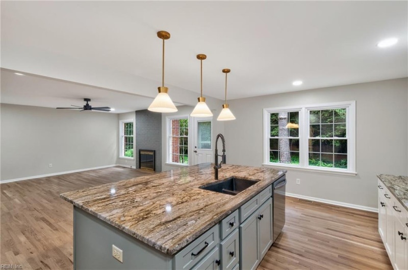 Photo 13 of 39 residential for sale in York County virginia