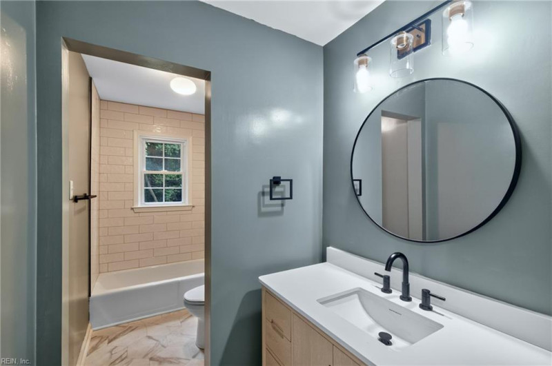 Photo 14 of 39 residential for sale in York County virginia
