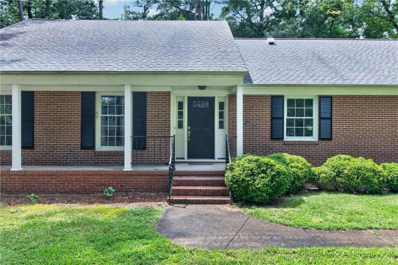 Photo 2 of 39 residential for sale in York County virginia