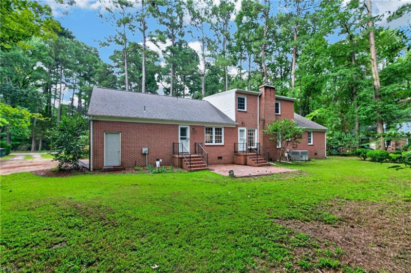 Photo 38 of 39 residential for sale in York County virginia