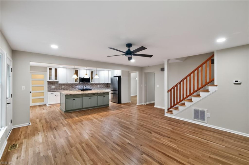 Photo 8 of 39 residential for sale in York County virginia