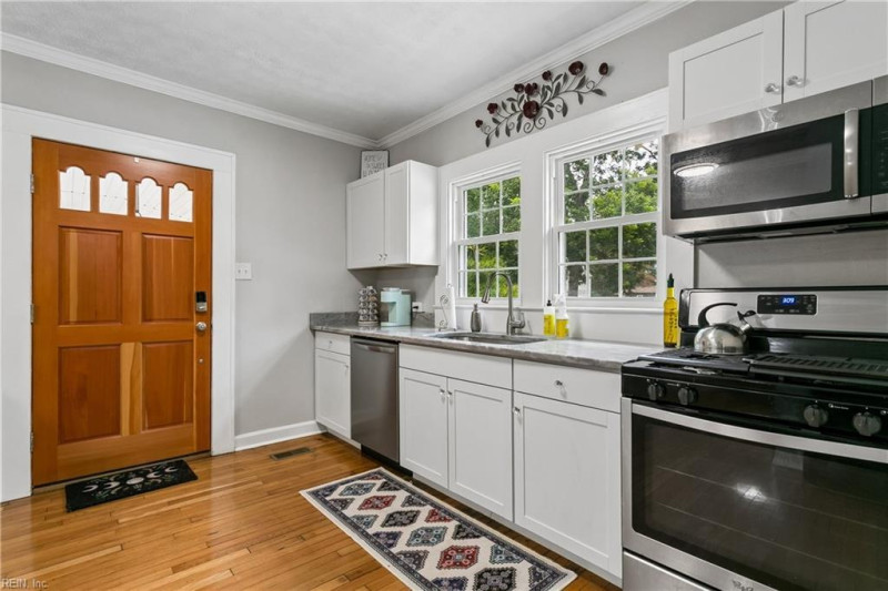 Photo 11 of 48 residential for sale in Newport News virginia