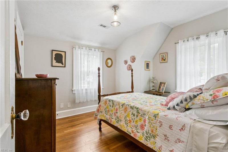 Photo 20 of 48 residential for sale in Newport News virginia