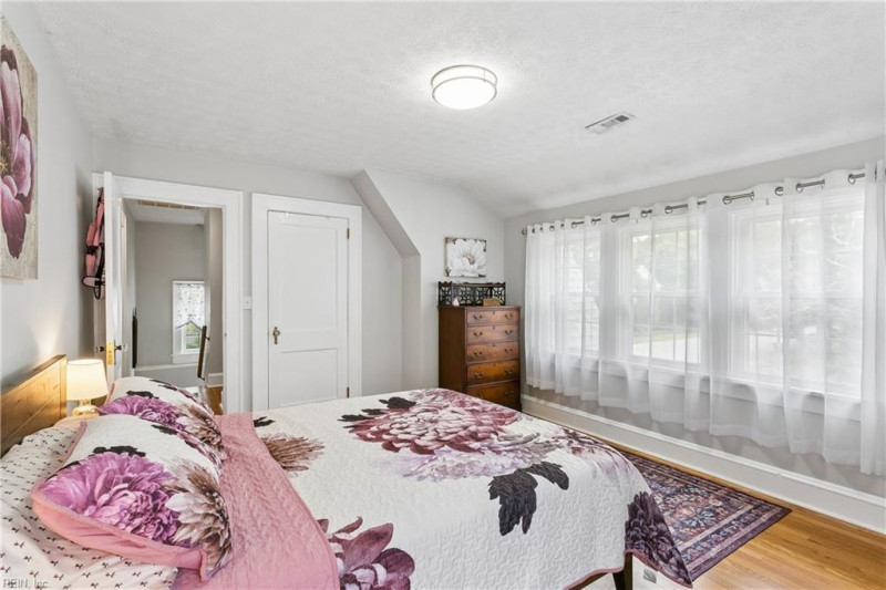 Photo 27 of 48 residential for sale in Newport News virginia