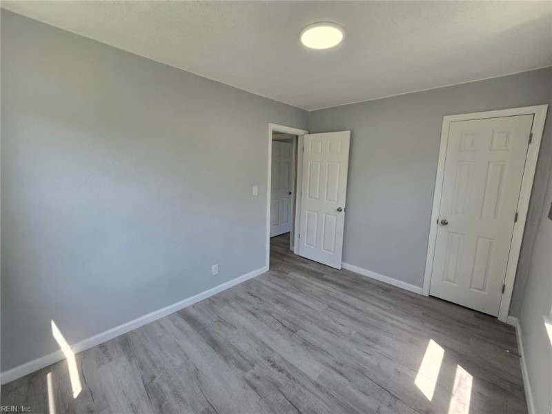 Photo 14 of 39 residential for sale in Portsmouth virginia