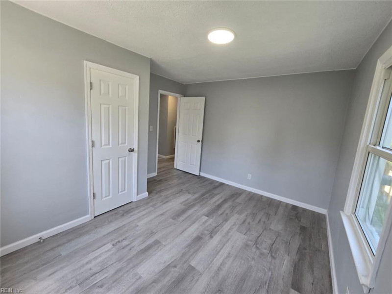 Photo 15 of 39 residential for sale in Portsmouth virginia