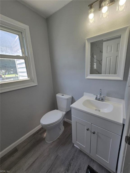 Photo 18 of 39 residential for sale in Portsmouth virginia