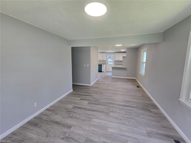 Photo 30 of 39 residential for sale in Portsmouth virginia
