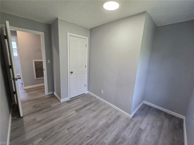 Photo 9 of 39 residential for sale in Portsmouth virginia