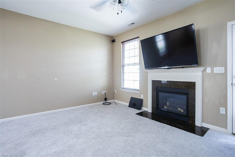Photo 11 of 31 residential for sale in Chesapeake virginia