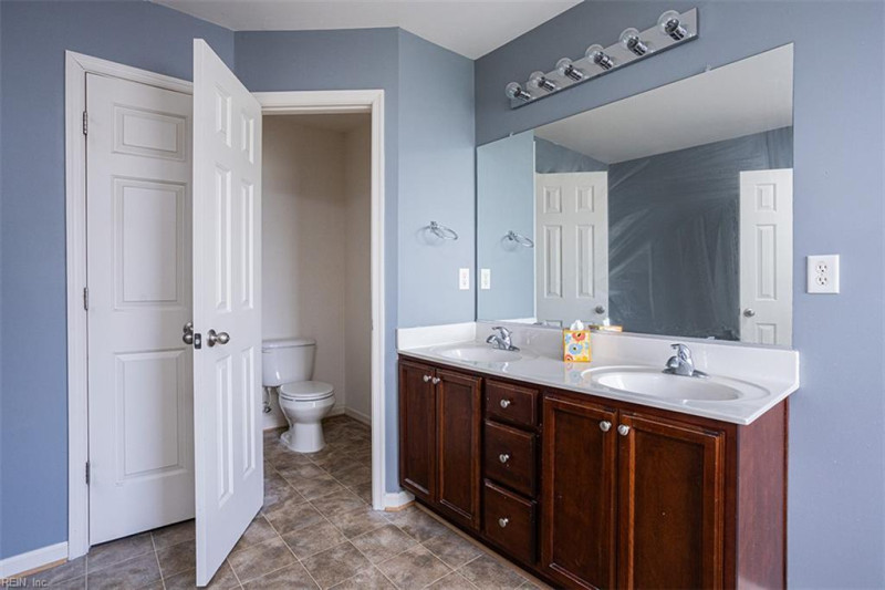 Photo 18 of 31 residential for sale in Chesapeake virginia