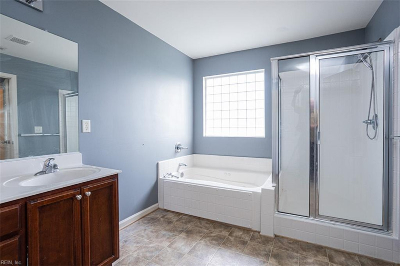 Photo 19 of 31 residential for sale in Chesapeake virginia
