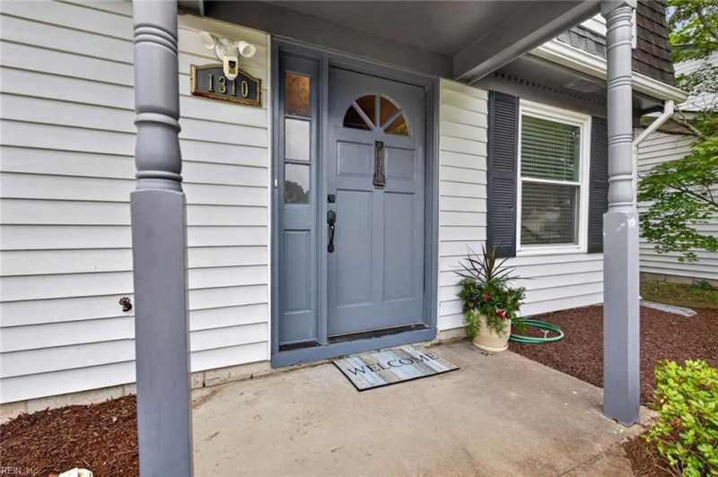 Photo 10 of 38 residential for sale in Virginia Beach virginia