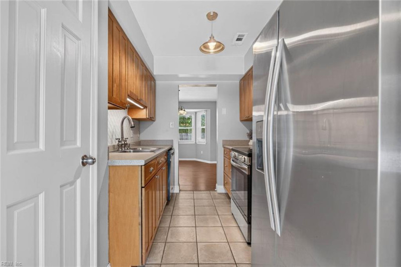 Photo 15 of 38 residential for sale in Virginia Beach virginia