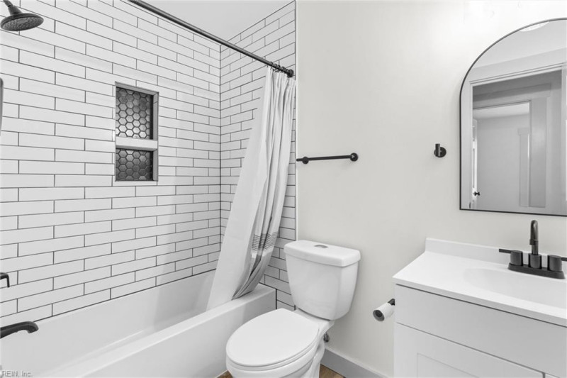 Photo 10 of 22 residential for sale in Chesapeake virginia