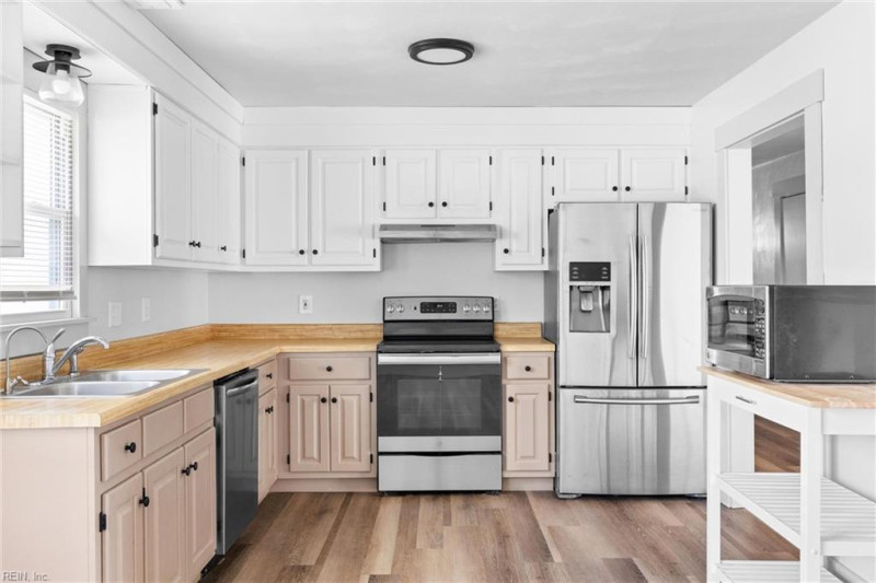 Photo 16 of 22 residential for sale in Chesapeake virginia